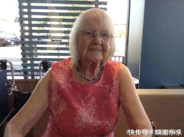 平凡家庭的一位老太去世,30件百年珠宝惊艳现世,令人十分震惊