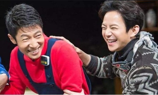 保送|何炅问撒贝宁：为何董卿是一姐？而你是小撒，撒贝宁高情商回答