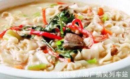 羊肉汤面|孩子要经常吃的两道营养餐,每周吃一次,个子窜得快,聪明身体壮