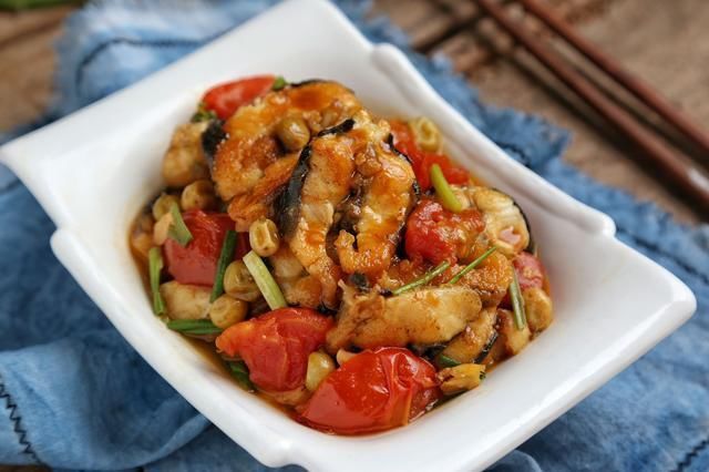 鱼肉|儿子高考，每天鱼肉不能少，补充蛋白质，健脑健体，孩子精力足