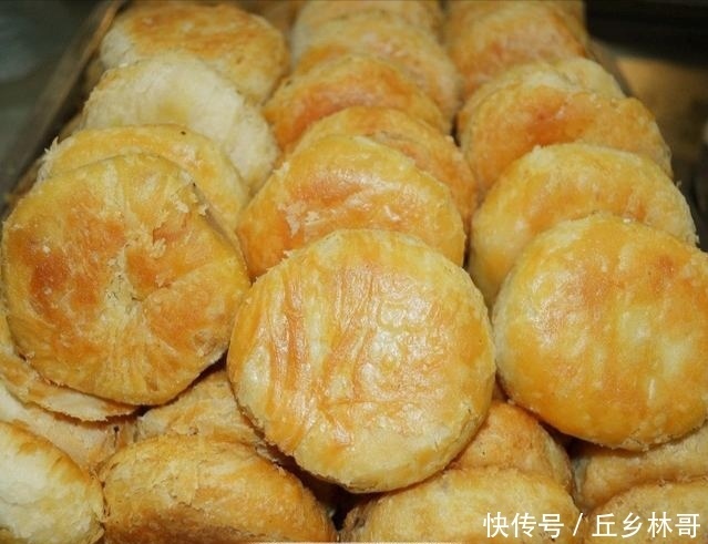 家庭版小酥饼的做法,酥脆香甜,咬一口还掉渣,再也不用出去买了