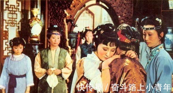 林黛玉|大过年一个细节,暴露了真相,自始至终黛玉都是她心头最放不下的