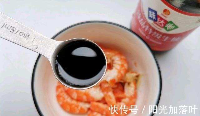 老少皆宜|西蓝花和虾仁搭配,随手一炒就是一盘下饭菜,家人都爱吃!
