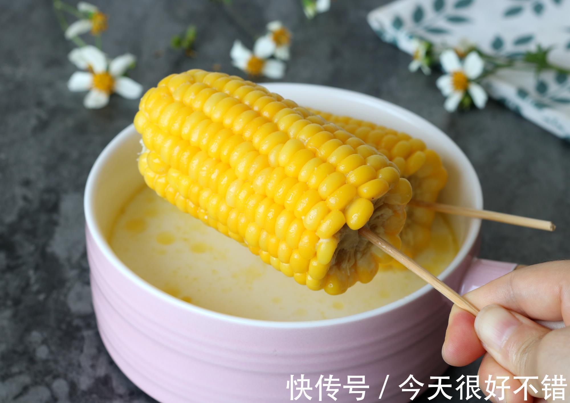 黄油|煮玉米，不要只加清水，多加3样，又香又甜，比买的玉米还好吃