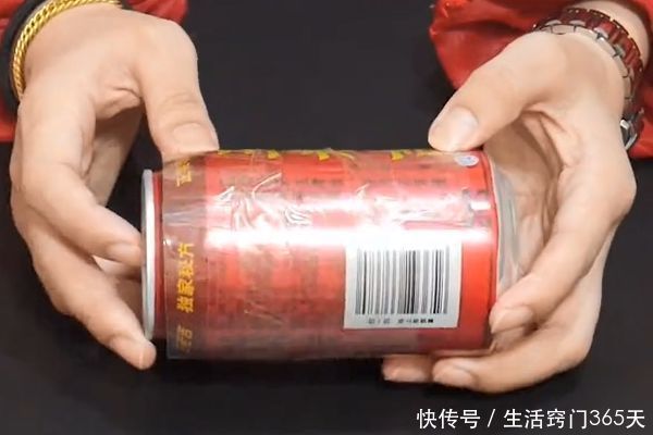 胶带|易拉罐瓶不要扔了，缠上几圈胶带太厉害了，家里人都夸我聪明！