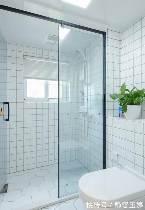 隔墙|大白墙装出智慧小宅,都藏在她家65㎡二居室里,实用性满分,好美好治愈