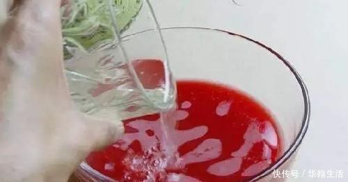 硫酸亚铁|浇君子兰加“3种肥水”,养2年不烂根,土壤疏松透气、肥沃促花