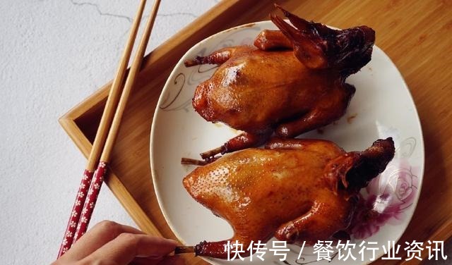 秘制|大厨用秘制配方做广式豉油鸽,皮香肉嫩超好吃