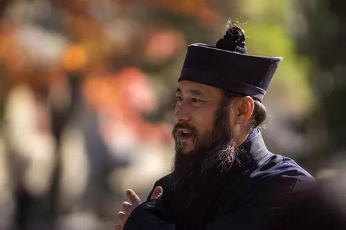 蟒蛇缠住|南宋抗金名将韩世忠被蟒蛇缠绕，跑回家求救，结果家人无人敢应