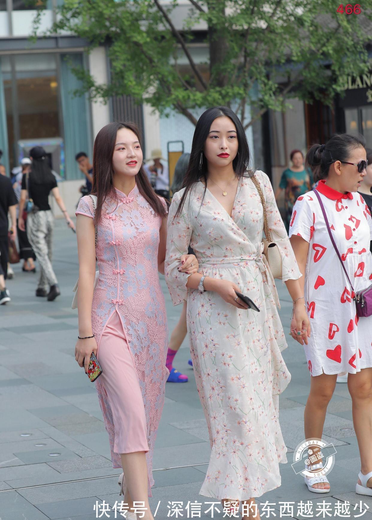 搭配|高腰设计的连衣裙穿上后很显瘦,营造完美气质,简约保暖