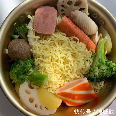 泡面的神仙吃法！麻酱拌面连吃三天都不够