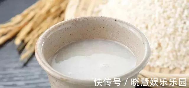 淘完米后的淘米水先别急着倒掉,它还有着这些妙用