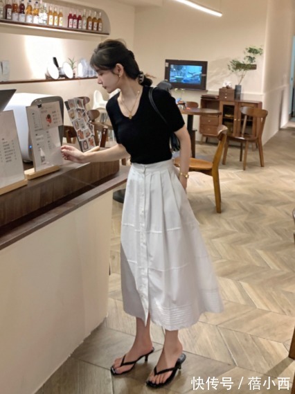 韩系|秋天想穿得时髦不费力?建议参考韩系小姐姐的造型,温柔有质感