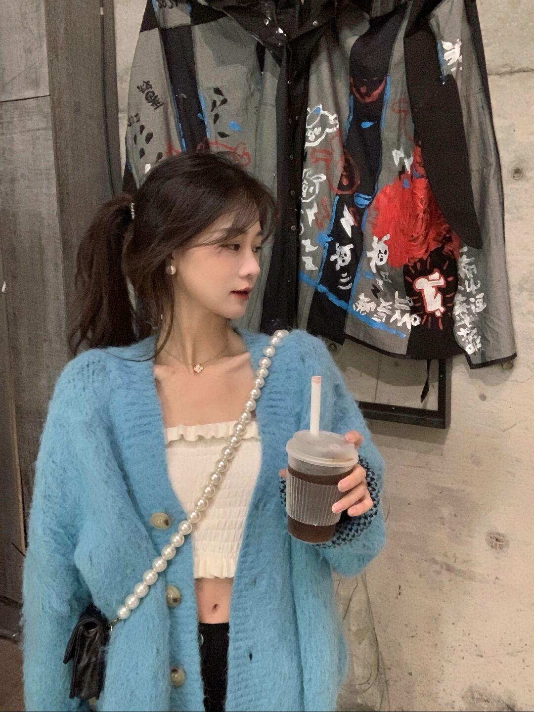 econ|秋季“毛衣”别乱穿,让博主为你演绎它的多种款式,穿出高级感