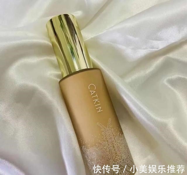 日光 国货粉底液真的支棱起来了吗!5款百元内粉底液8小时实测!