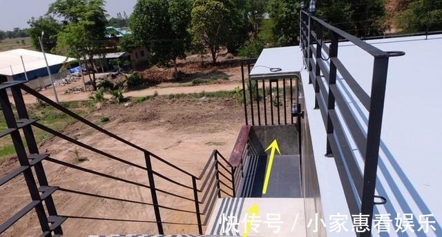 露台房|不买小区顶楼房,在阳台上搭建挑空露台,国外这样的房子我也想要