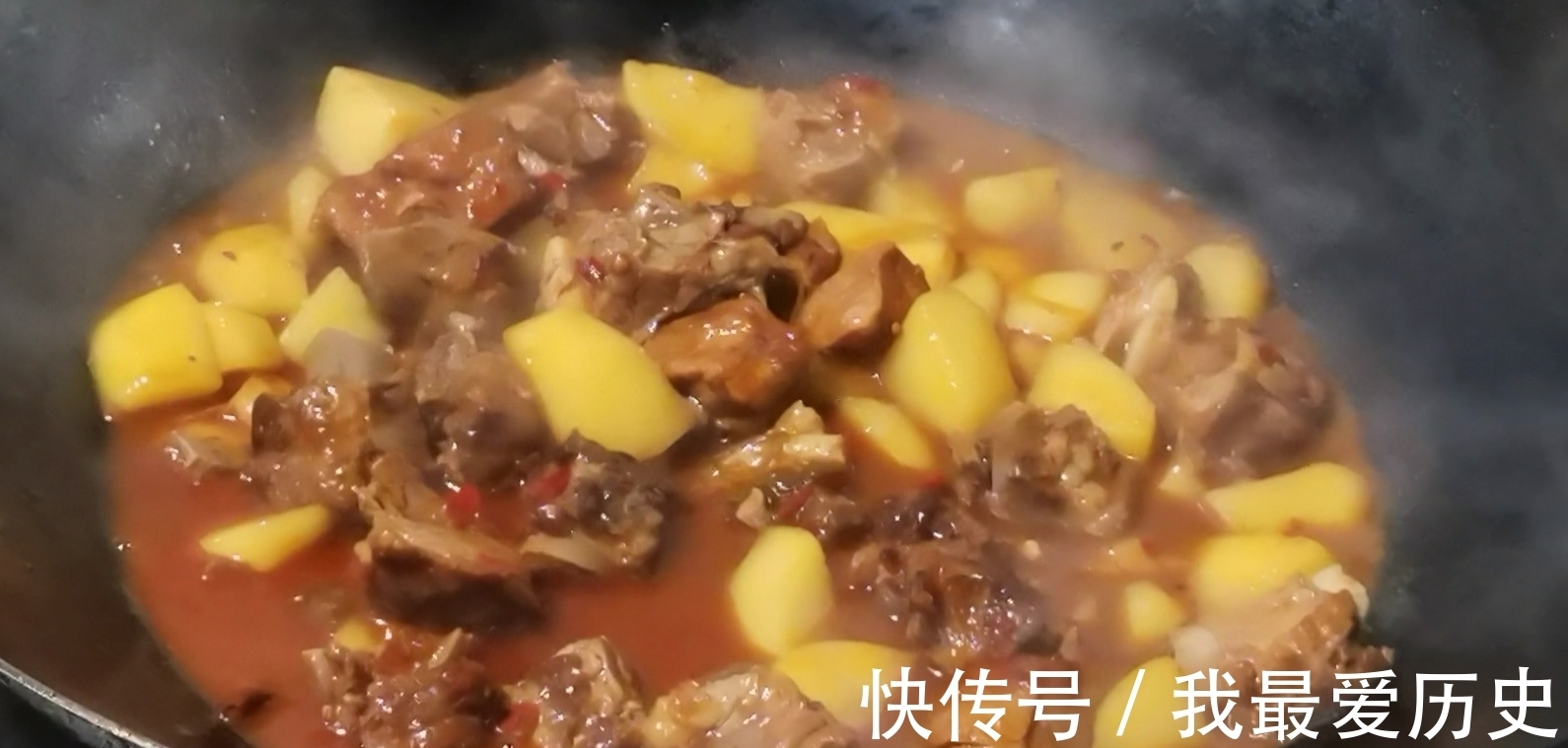 正确做法|土豆烧排骨的正确做法，教你在家做，肉质鲜嫩既健康，下饭又下酒