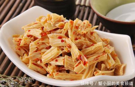 泡腐竹,用冷水还是热水泡?教你正确方法,腐竹快速泡好没硬芯!