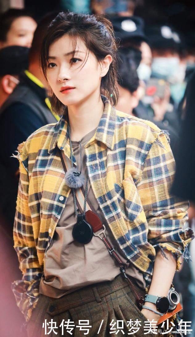 鱼骨辫 别总是披头发啦,试试这5款冬季“发型”,知性优雅还减龄