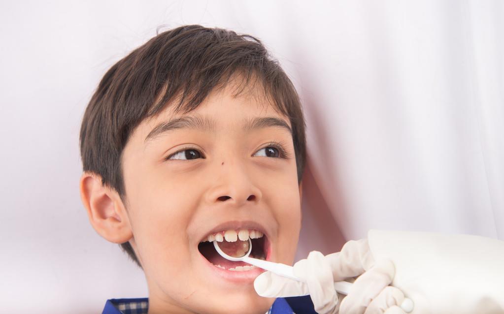 牙齿矫正|儿童做牙齿矫正三个最佳时间：家长要牢记，矫治越早干预效果越好