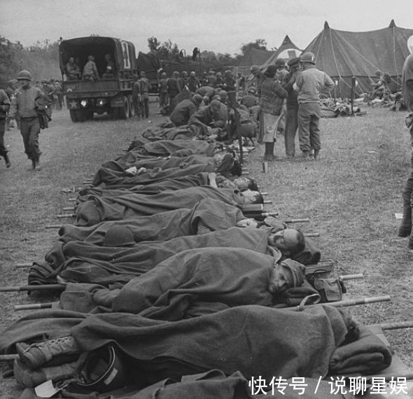 美军|诺曼底登陆之时的老照片:阵亡的美军伞兵、投降被俘的德军士兵