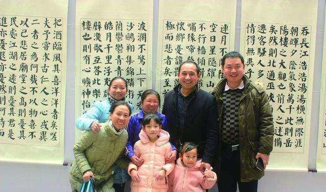 颜楷|农村大姐的书法精致华美,高古大气,专家:村书协水平而已!