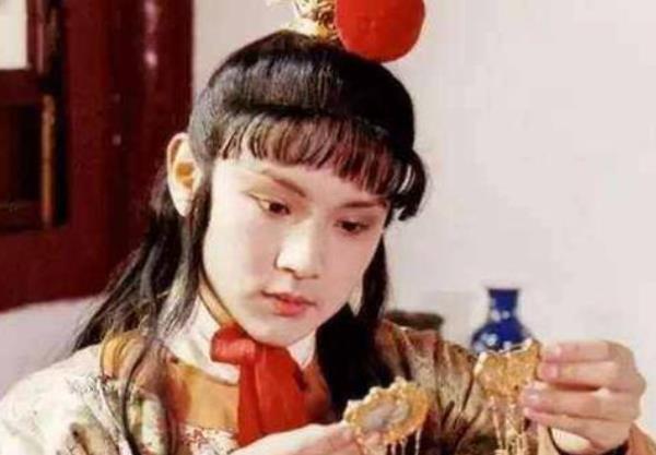 贾宝玉和薛宝钗有爱情吗?他俩的新婚之夜,究竟发生了什么?