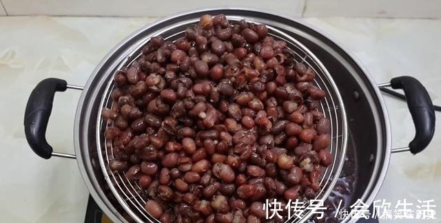 以后面粉就这样做，加3个鸡蛋，不用烤不用蒸，比蛋糕都香甜好吃
