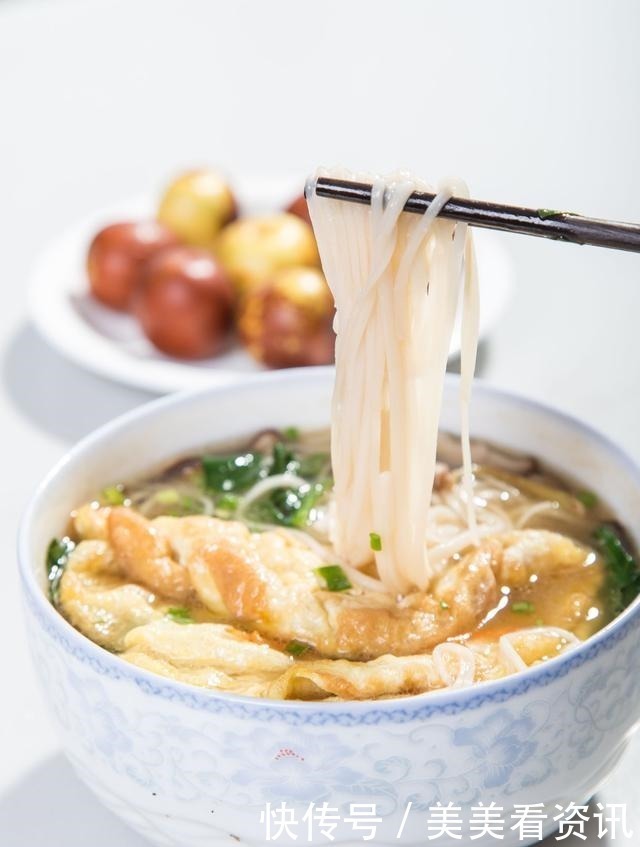 营养|坐月子别傻傻只吃鸡蛋、喝鸡汤,只是表面有营养,其中伤害还很大