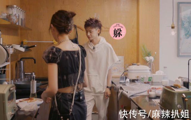 郎朗|《恋恋剧中人》：两对“情侣”折射三大恋爱问题，这综艺发人深省