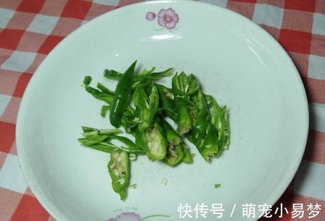 熟猪头肉和什么菜一起炒最好吃？大厨教你一招，香辣不腻超下饭