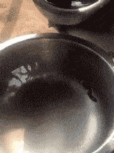 |搞笑GIF趣图：说实话，这钢琴真不错！有谁知道是什么牌子的？