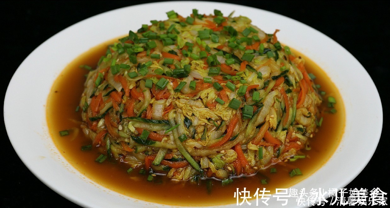 蒜泥|白菜别炒着吃了，教你一个新做法，我家一周吃8次，比肉还过瘾