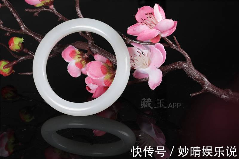 和田玉 最强硬通货!手镯是这么定价的!看完再也不怕买吃亏!