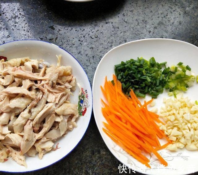 鸡腿|凉拌鸡丝，香辣开胃，美味又简单！