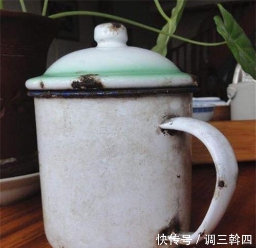 乞丐|最朴素的开国中将，每天打扮的像乞丐，打仗却很猛，外号旋风勇将