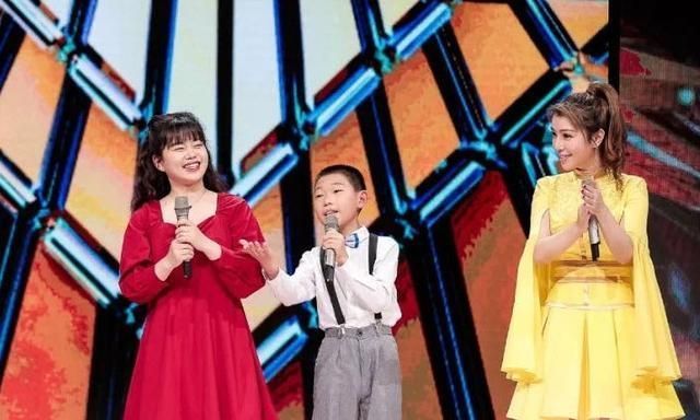 选手 央视当家花旦维妮娜:真心为选手着想的主持人