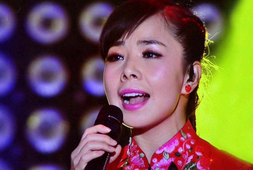 王二妮|国家一级演员:因买不起房,回到农村种田,如今放牛带娃成日常