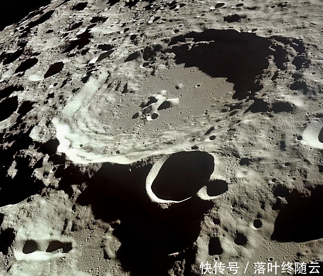 月球上真有飞机、金字塔?中国早就有了答案,却被人们质疑!