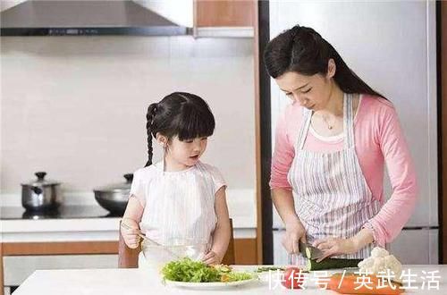 这样的话|婆婆问宝妈:娃都上幼儿园了,你咋还不去上班?网友热议让人泪目