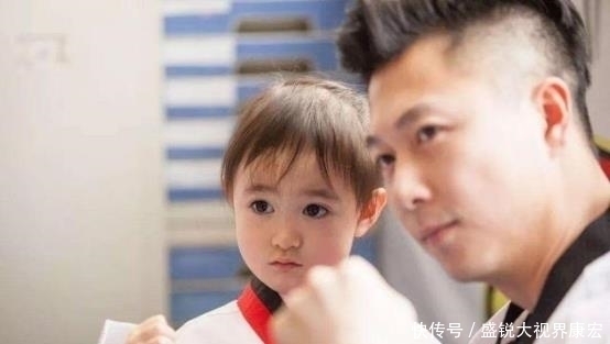 运动|宝娃在4岁前,这4种运动不能做,家长别再“弄巧成拙”了