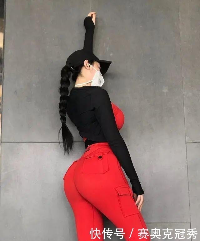 俯卧撑|120斤国产女神,腰围60厘米臀围100厘米,身材比例真夸张