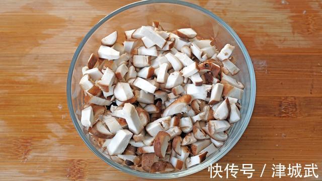 秋冬交替,最该吃这蒸菜,鲜嫩营养好吃不贵,不燥不热顺利过寒冬