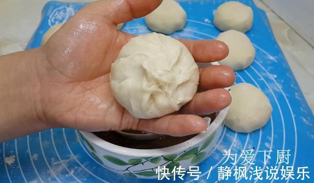 面粉|在家面粉别炸油条了，开水一烫，比蛋糕烧饼还香，真的非常美味