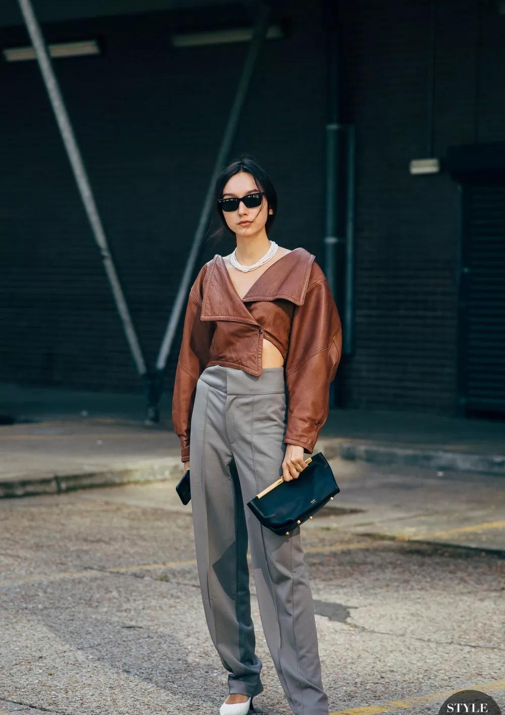 2021时尚秀场:开年时髦穿搭套路:“上短下长”,今天开始流行?