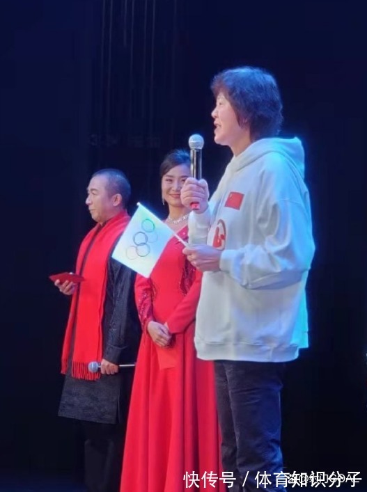 教头|郎平参加春晚挺高兴!冠军教头无意中国女排帅印!最热门人选是他