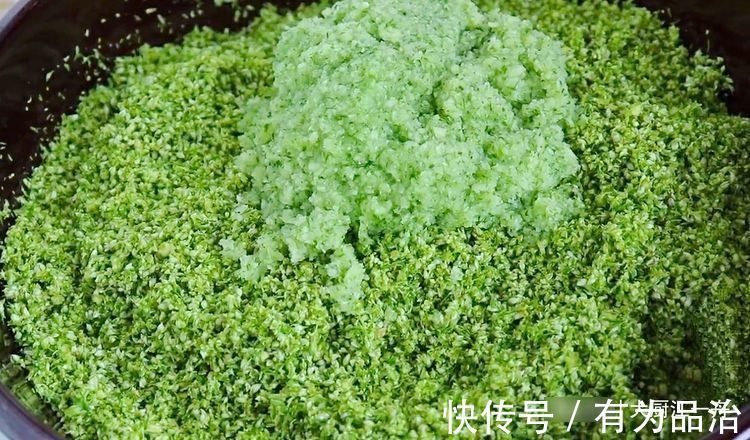 鲜香|腌韭菜花，只加盐不好吃！多加这2种食材，鲜香入味，放一年不坏