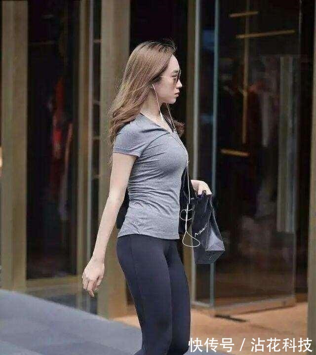 摆摆 气质出众的打底裤搭配,让造型显得时髦不单调,遮肉显瘦!