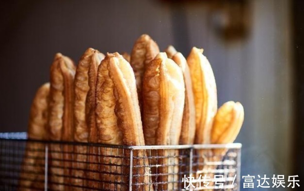 高血糖|如果你的血糖偏高,尽量不要吃以下三种食物。不然打胰岛素都没用