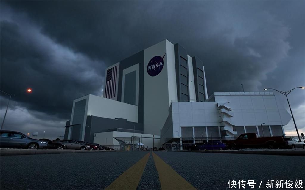 艺术家|铁锤击打、碎玻璃刺、冰冻、水淋都不是问题，真正的极限运动鞋